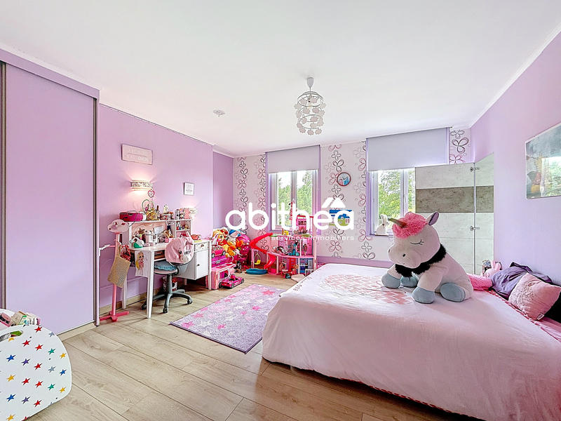 Propriété - 331 m² - 10 pièces