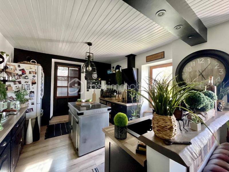 Maison - 278 m² - 10 pièces