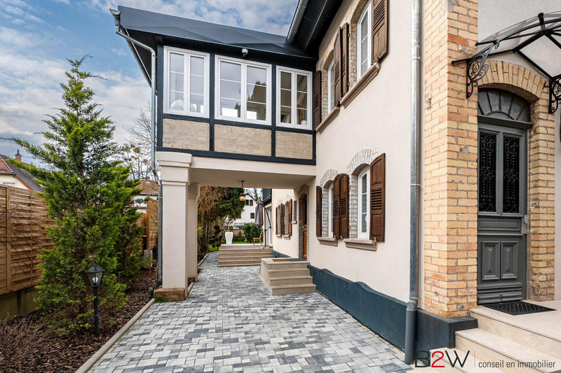 Maison contemporaine - 220 m² - 8 pièces