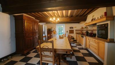 Maison - 300 m² - 10 pièces