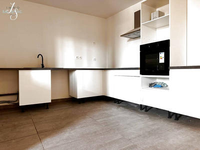 Appartement - 82 m² - 3 pièces