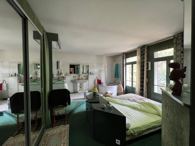 Maison - 300 m² - 9 pièces