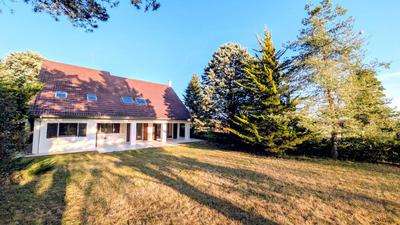 Maison - 178 m² - 8 pièces