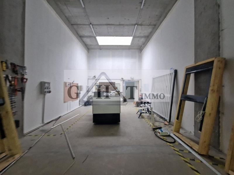Entrepôt - 272 m²