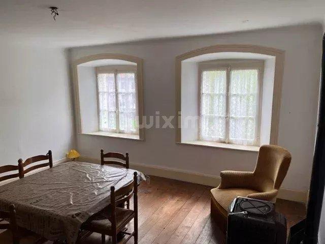 Propriété - 255 m² - 12 pièces