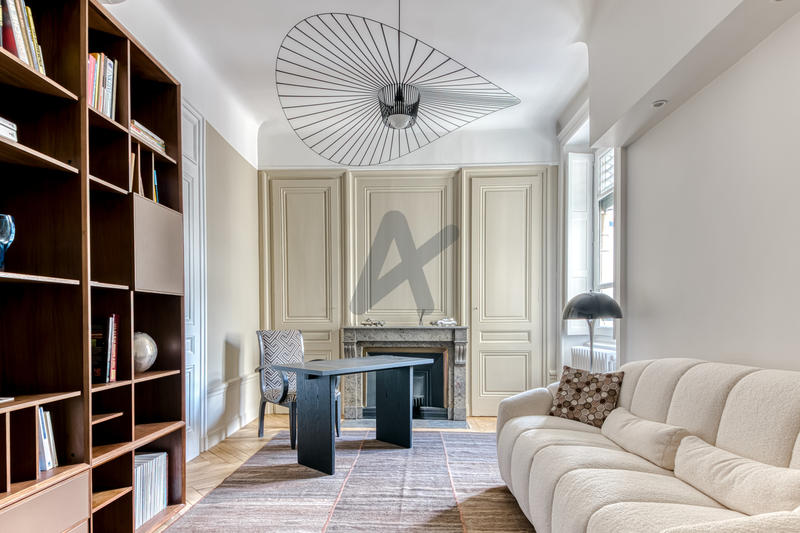 Appartement - 223 m² - 5 pièces