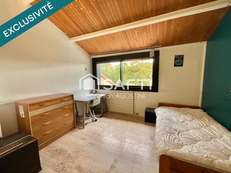 Maison - 239 m² - 7 pièces