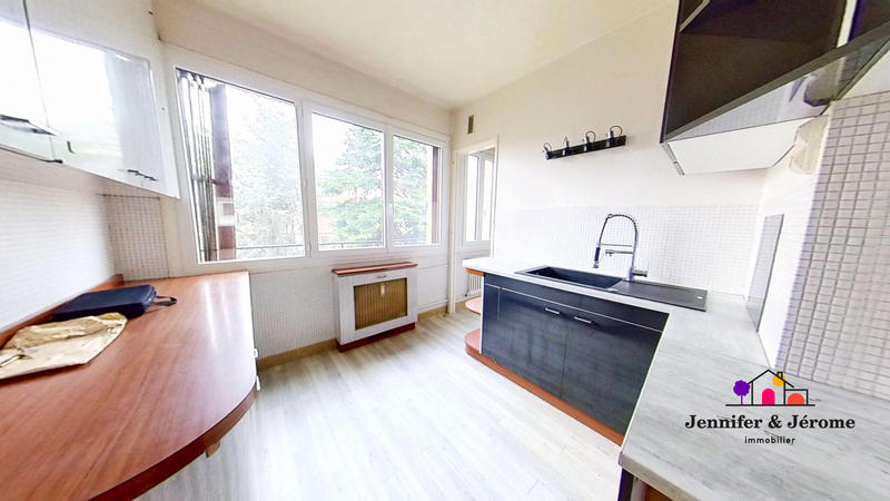 Appartement - 99 m² - 5 pièces