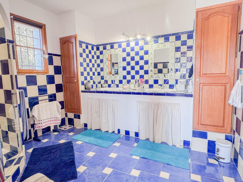 Maison - 166 m² - 6 pièces