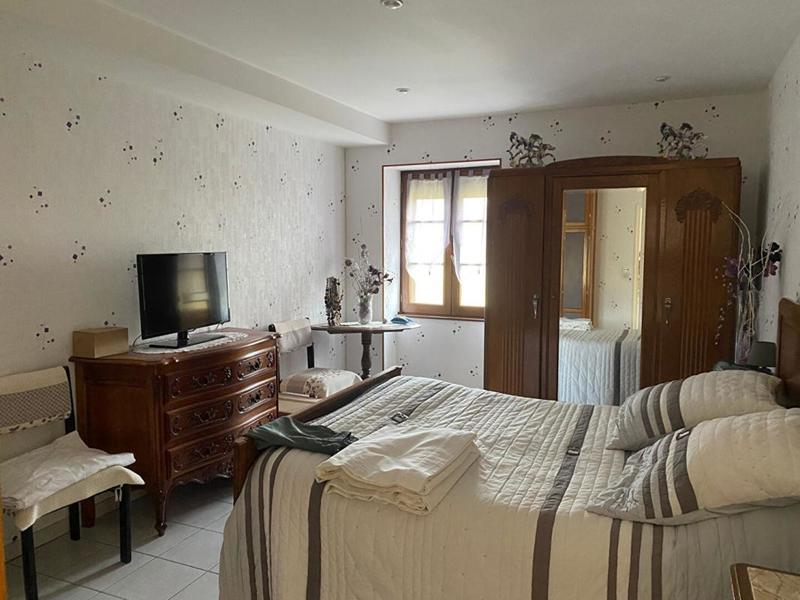 Corps de ferme - 160 m² - 8 pièces