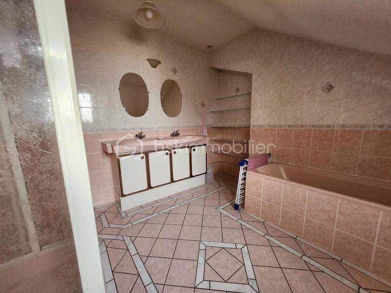 Maison de ville - 260 m² - 9 pièces