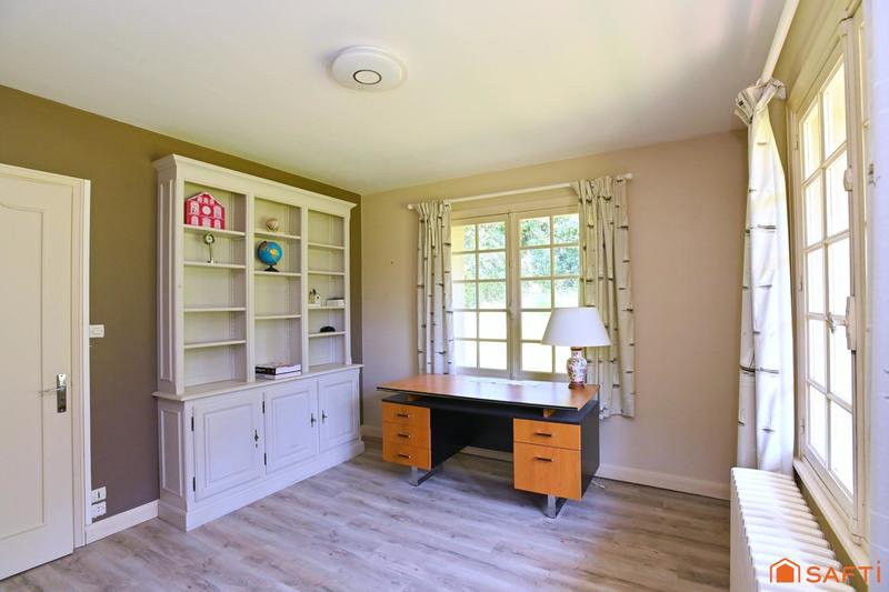 Villa - 227 m² - 8 pièces