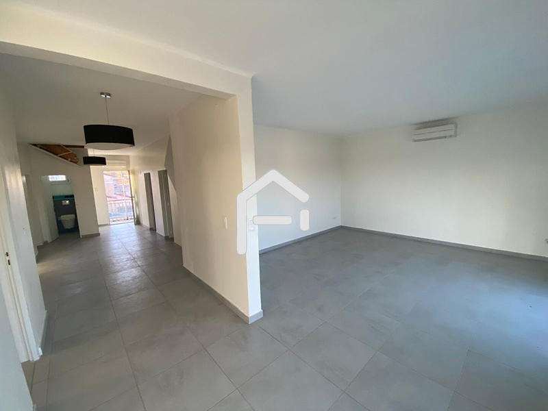 Maison - 258 m² - 8 pièces