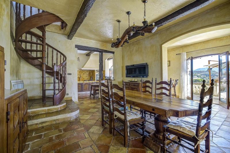 Maison - 141 m² - 3 pièces