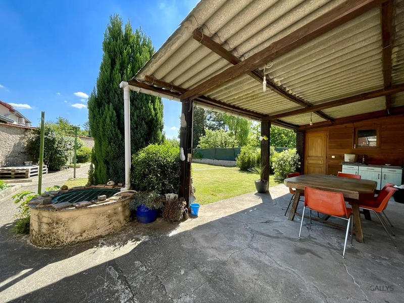 Maison - 256 m² - 8 pièces