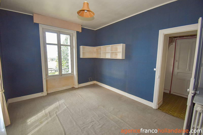 Maison - 282 m² - 9 pièces