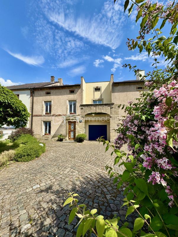 Maison de village - 260 m² - 13 pièces