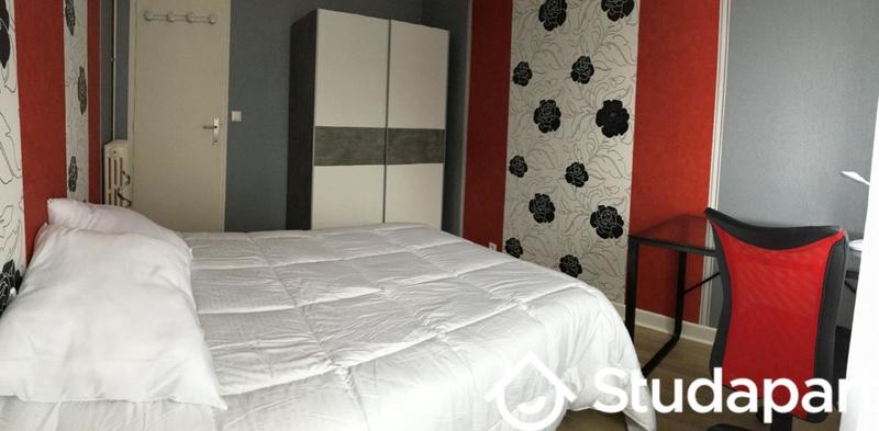 Chambre - 11 m² - 1 pièce