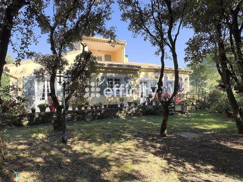 Maison - 224 m² - 7 pièces