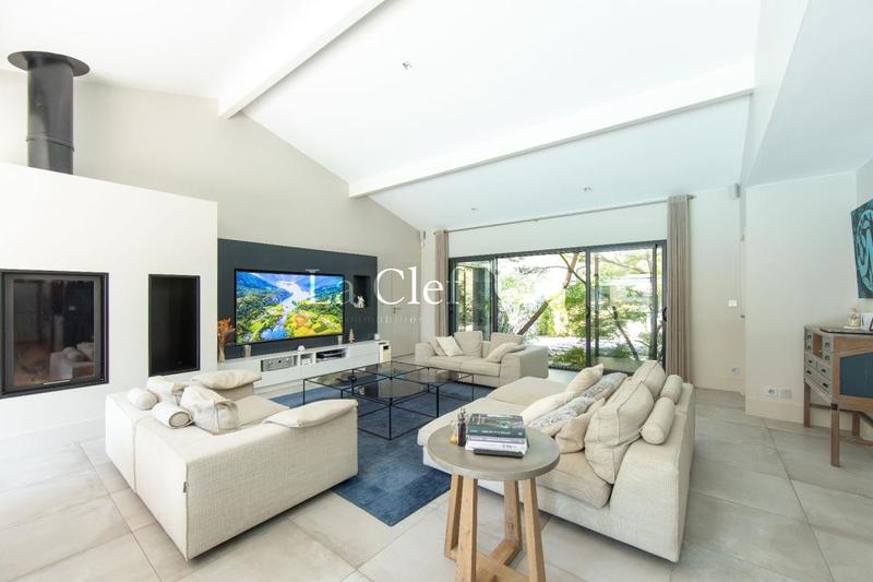 Villa - 200 m² - 8 pièces