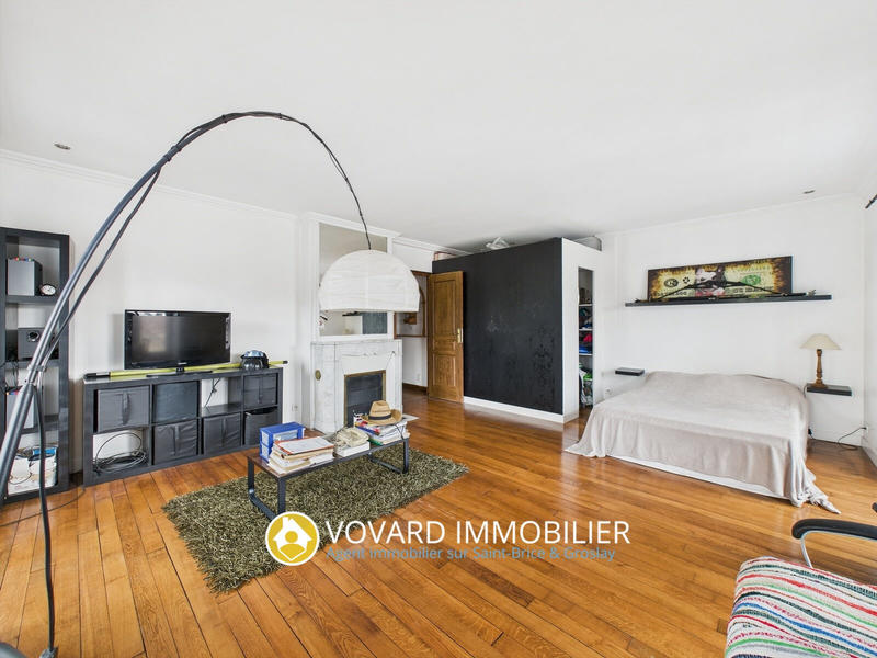 Maison - 234 m² - 8 pièces