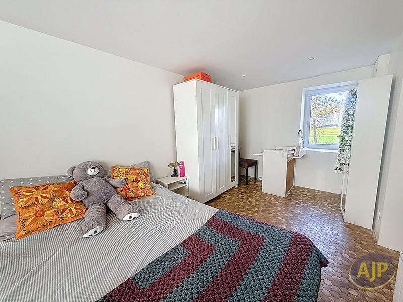 Maison - 92 m² - 4 pièces