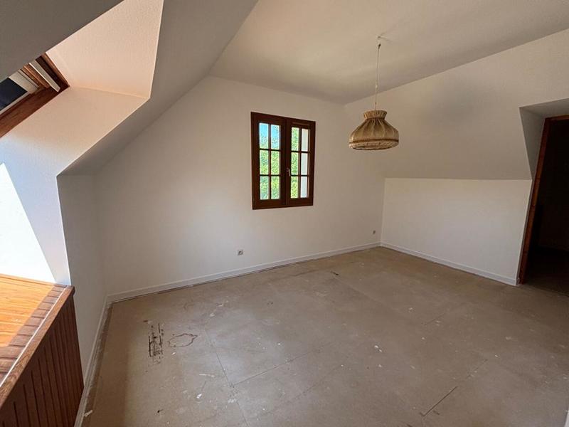 Maison - 110 m² - 4 pièces