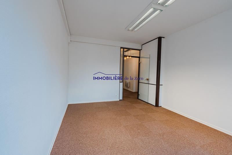 Local commercial - 123 m² - 5 pièces