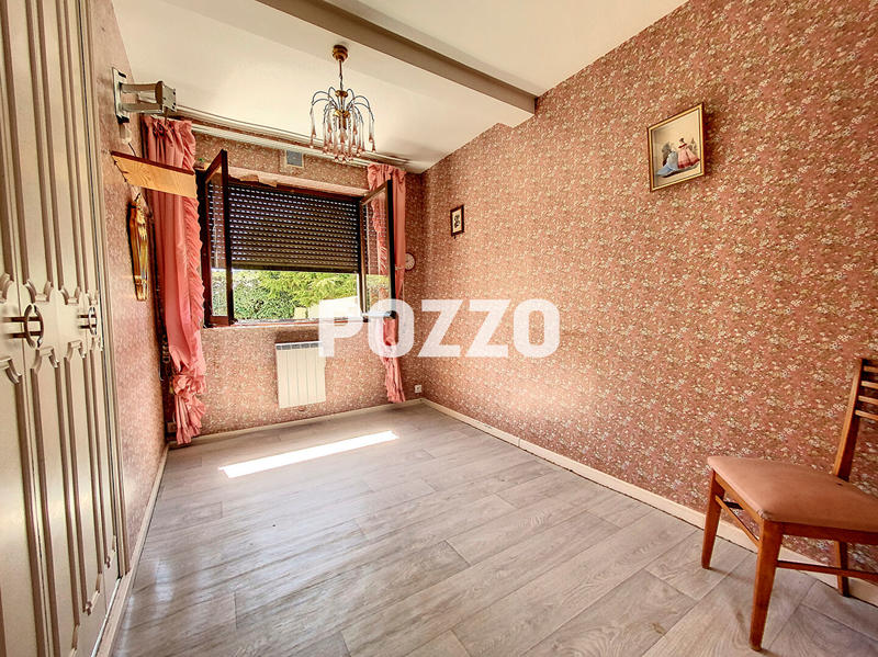 Maison - 202 m² - 9 pièces