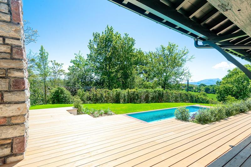 Maison - 212 m² - 7 pièces