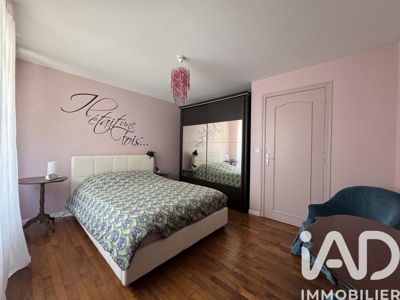 Maison - 245 m² - 9 pièces