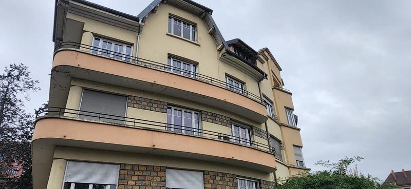 Local d'activité / Entrepôt - 129 m² - 7 pièces