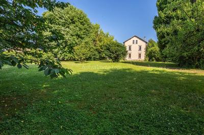 Maison - 210 m² - 8 pièces