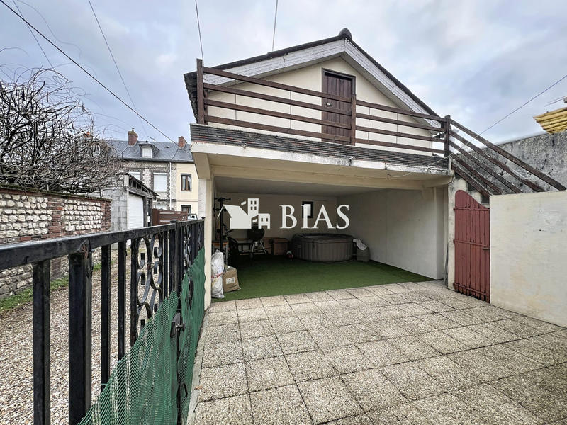 Maison - 80 m² - 5 pièces