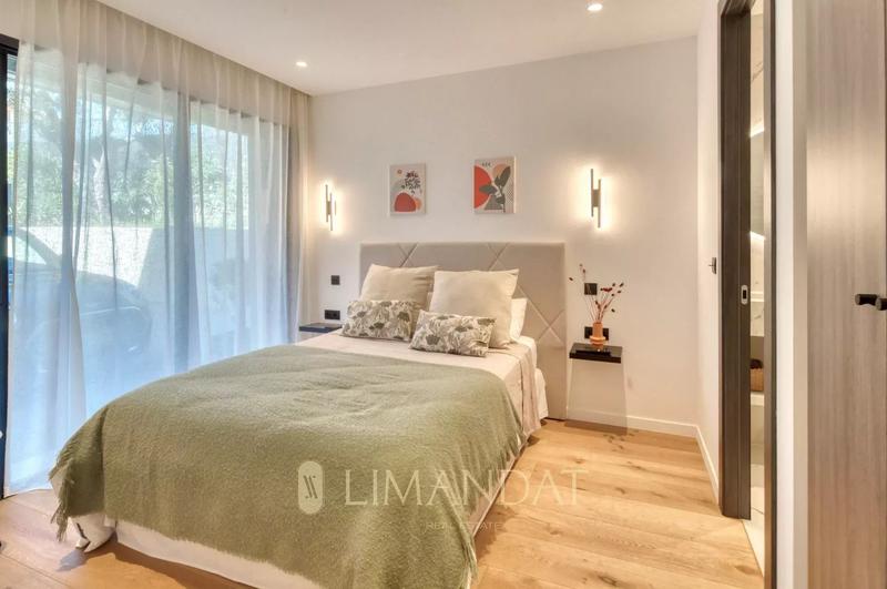 Villa - 260 m² - 8 pièces