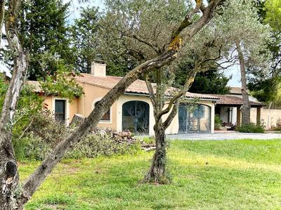 Villa - 262 m² - 6 pièces