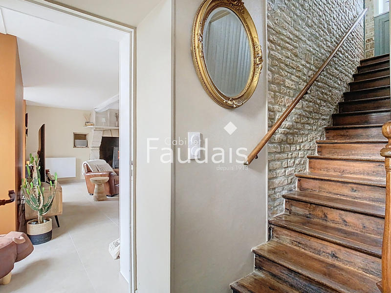 Propriété - 464 m² - 17 pièces