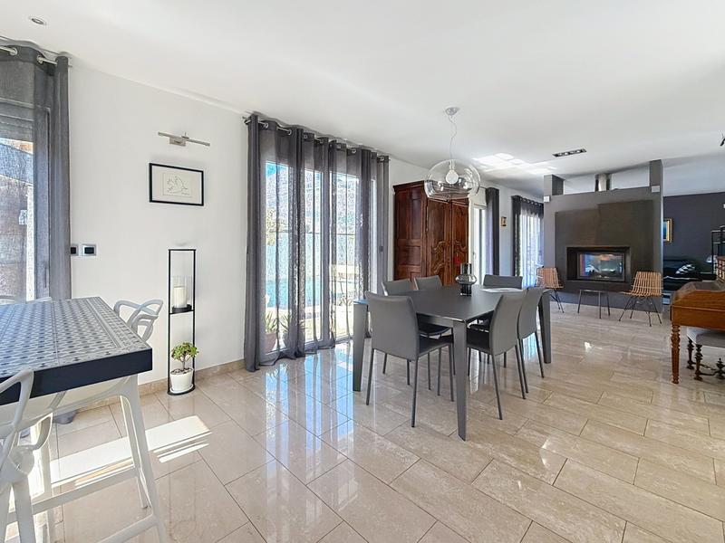 Maison - 195 m² - 6 pièces