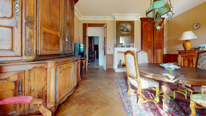Maison ancienne - 691 m² - 19 pièces