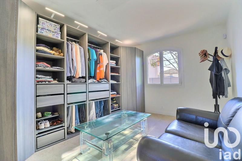 Maison - 240 m² - 5 pièces