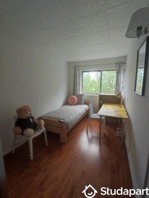 Chambre - 11 m² - 1 pièce