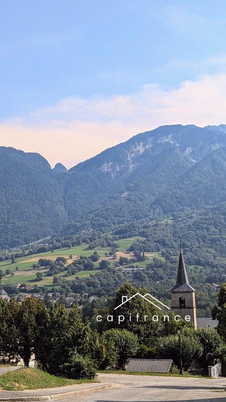 Maison - 240 m² - 8 pièces