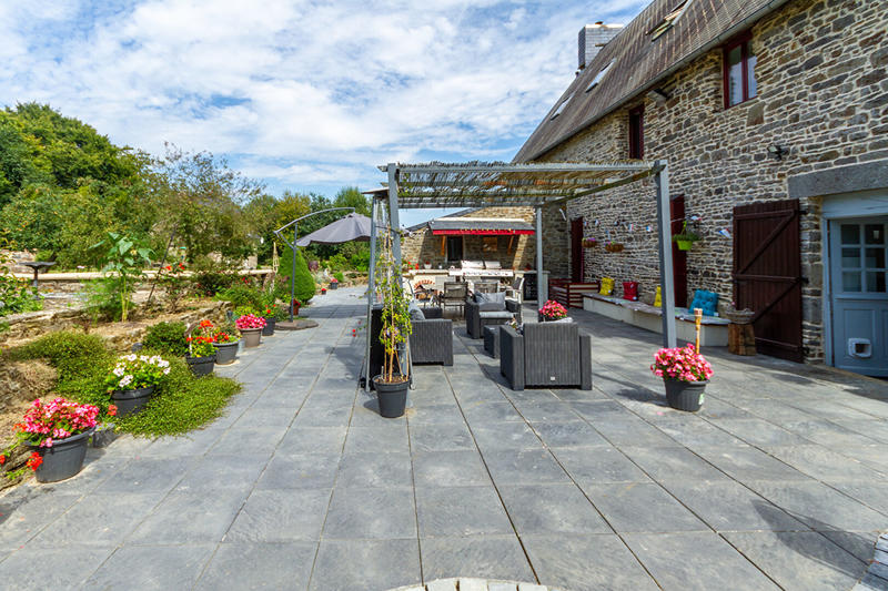 Maison - 321 m² - 12 pièces