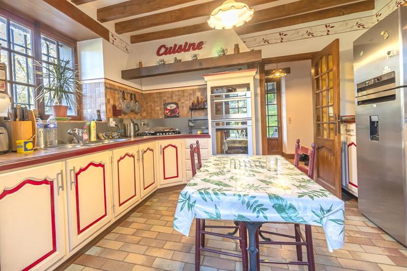 Maison - 210 m² - 6 pièces