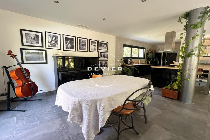 Maison - 155 m² - 5 pièces