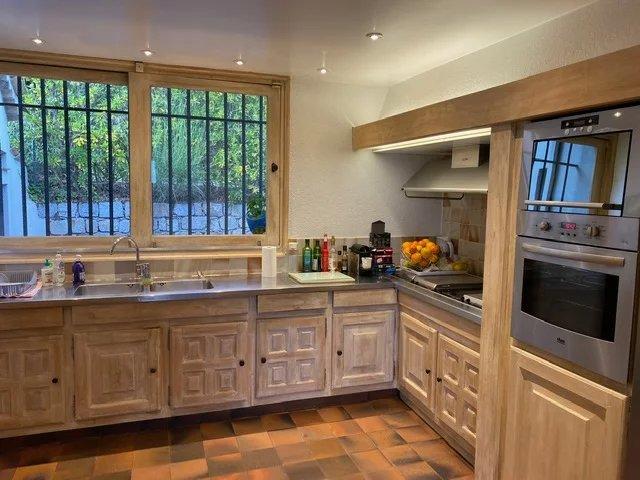 Maison - 350 m² - 8 pièces