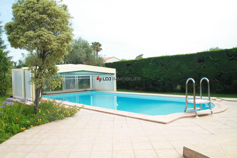 Maison traditionnelle - 200 m² - 7 pièces