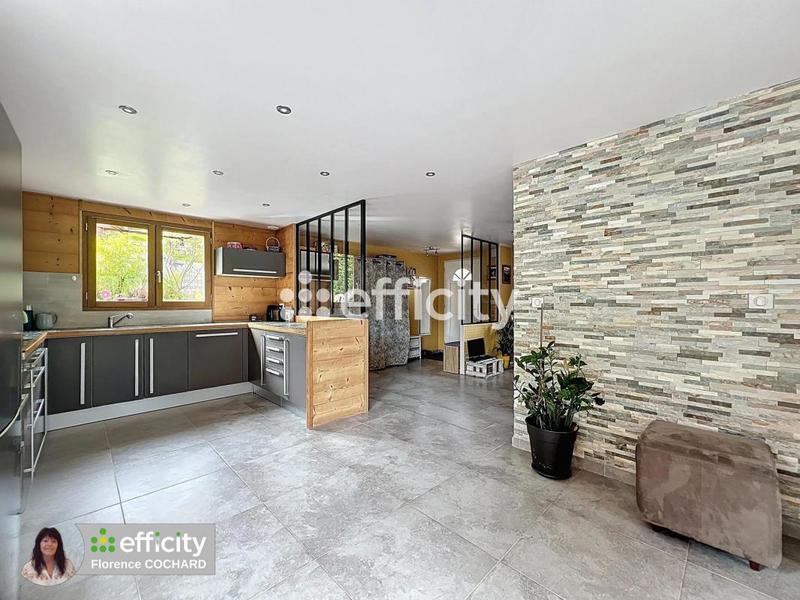 Maison - 195 m² - 6 pièces