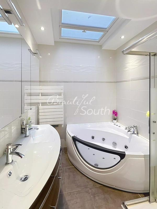 Maison - 162 m² - 7 pièces