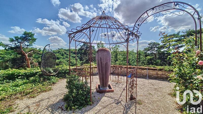 Maison - 370 m² - 8 pièces